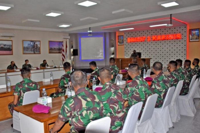 14 perwira remaja saat tiba di ruang rapat Brigif 2 Marinir Gedangan, Sidoarjo, Jawa Timur, Senin (13/12/2021) | dok/photo: Dispen Kormar /Bicara Indonesia