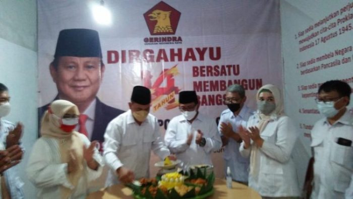 Syukuran HUT ke-14 Partai Gerindra di Kantor DPC Partai Gerindra Kota Surabaya, Minggu (6/2/2022) | dok/photo: Ist