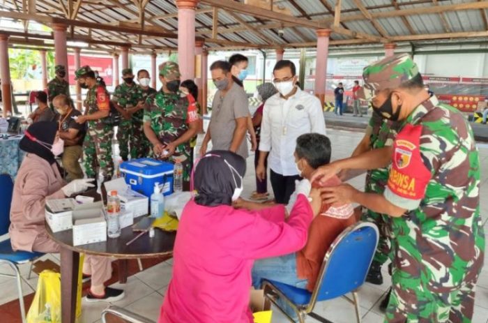 Sebanyak 126 warga binaan disuntik vaksin dosis ketiga | dok/photo: Humas Kemenkumham Jatim