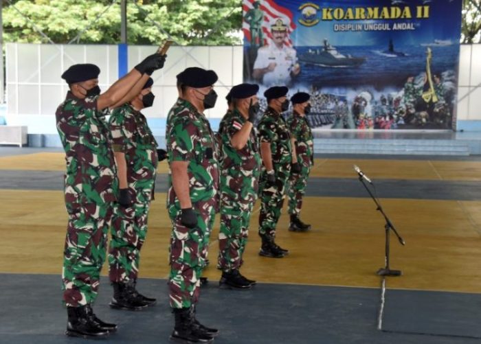 Kegiatan serah terima jabatan dilaksanakan di Indoor Sport Koarmada II, Senin (31/01/2022) | dok/photo: Dispen Koarmada II