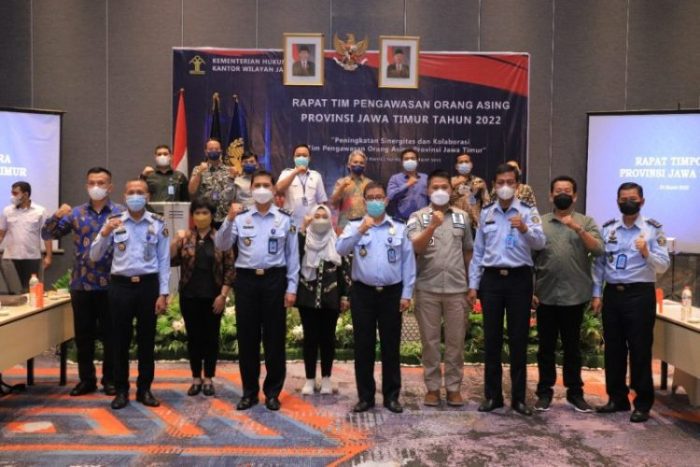 Rapat koordinasi Tim Pengawasan Orang Asing (Tim PORA) Jawa Timur, di Kota Surabaya, Kamis (24/3/2022) | dok/photo: Ist/HD1