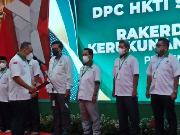 Pelantikan Ketua Dewan Pengurus Cabang (DPC) Kabupaten berlangsung di Gedung Negara Grahadi Surabaya | dok/photo: Ist/HD1