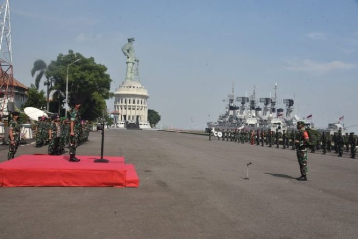 Upacara penyambutan berlangsung di Dermaga Madura Koarmada II Ujung Surabaya, Minggu, (17/4/2022) | dok/photo: Dispen Koarmada II