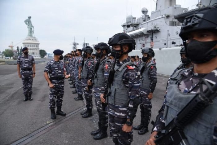 Apel Pasukan dalam Gladi Tugas Tempur Tingkat III (L 3) TA 2022 di Dermaga Madura Mako Koarmada II, Jumat (13/05/2022) | dok/photo: Dispen Koarmada II