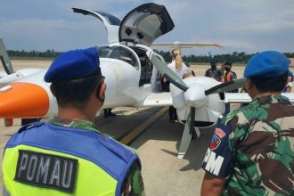 Pesawat asing saat mendarat di Lanud Hang Nadim Batam | dok/photo: Dispen AU