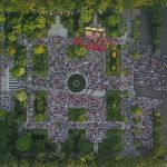 Pelaksanaan Salat Idul Fitri 1443 H di halaman Balai Kota Surabaya | dok/photo: Diskominfo Surabaya