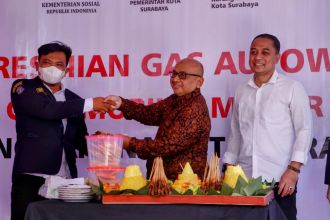 Launching usaha cuci motor dan mobil Karang Taruna Kota Surabaya | dok/photo: Humas Kemensos