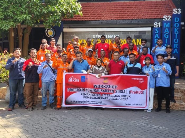 Foto bersama peserta workshop program kewirausahaan sosial (ProKUS) | dok/photo: Humas ITS