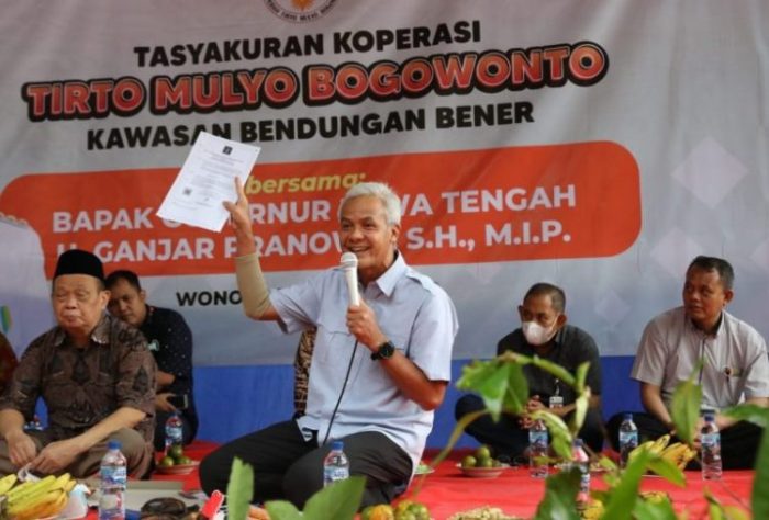 Gubernur Jawa Tengah, Ganjar Pranowo saat menghadiri peresmian Koperasi Tirto Mulyo Bogowonto di Desa Burat, Kecamatan Kepil, Wonosobo | dok/photo: Humas Jateng