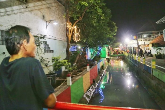 Suasana malam di Kampung RW IV Kelurahan Gundih, Kecamatan Bubutan, Surabaya | dok/photo: Diskominfo Surabaya