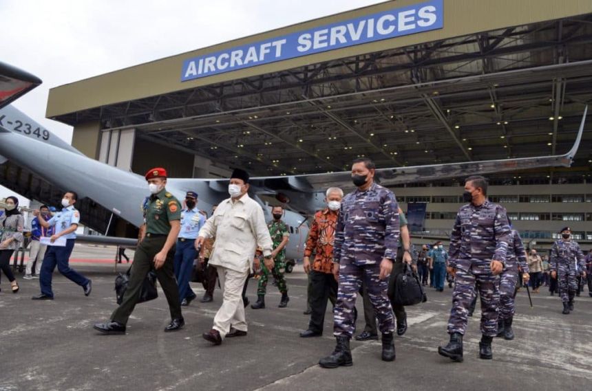 Kegiatan ini berlangsung di Hangar Aircraft Service PT Dirgantara Indonesia (PTDI) Bandung, Rabu (15/6/2022) | dok/photo: Humas Setjen Kemhan