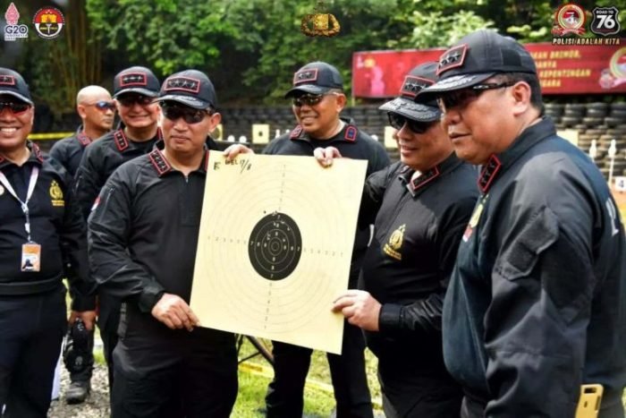 Lomba menembak dalam rangka memperingati HUT ke-76 Bhayangkara | dok/photo: Humas Polri