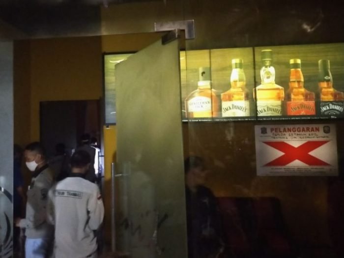 Dok. Razia gabungan penegakan protokol kesehatan Covid-19 di Kota Surabaya, Kamis (18/06/2020) | dok/photo: Bicaraindonesia.id