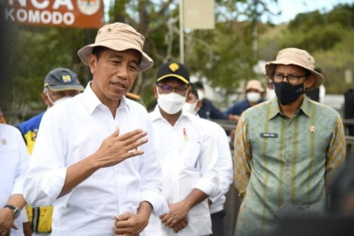 Presiden Jokowi saat memberikan keterangan di Pulau Rinca, Taman Nasional Komodo, Kabupaten Manggarai Barat, NTT, Kamis (21/7/2022) | dok/photo: BPMI Setpres