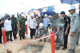 Peletakan batu pertama pembangunan rumah susun di Pulau Setokok, Barelang, Kota Batam, Sabtu (13/8/2022) | dok/photo: Humas Bakamla RI