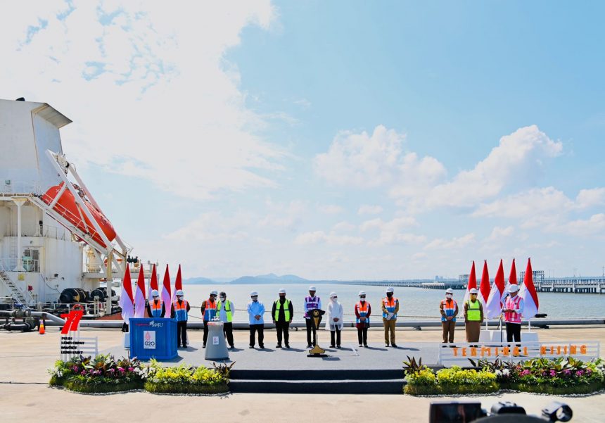 Presiden Joko Widodo meresmikan pembangunan Terminal Kijing Pelabuhan Pontianak, Kabupaten Mempawah, Provinsi Kalimantan Barat (Kalbar) Selasa, (9/8/2022) | dok/photo: BPMI Setpres