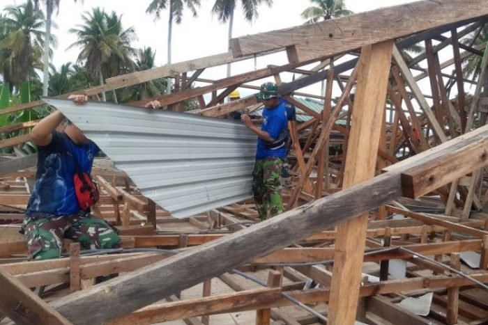 Renovasi Masjid Baburrahim di Desa Sei Pancang, Nunukan, Kalimantan Utara | dok/photo: Dispen Kormar