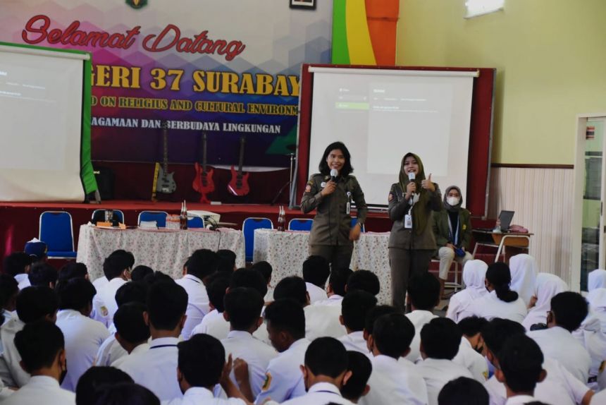 Satpol PP Surabaya Goes to School | dok/photo: Diskominfo Surabaya