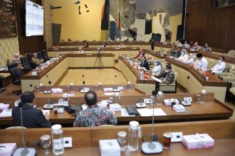 Rapat evaluasi pendataan tenaga Non-ASN di Komisi II DPR RI, Jakarta, Senin, (21/11/2022) | dok/photo: Humas Kemenpan RB