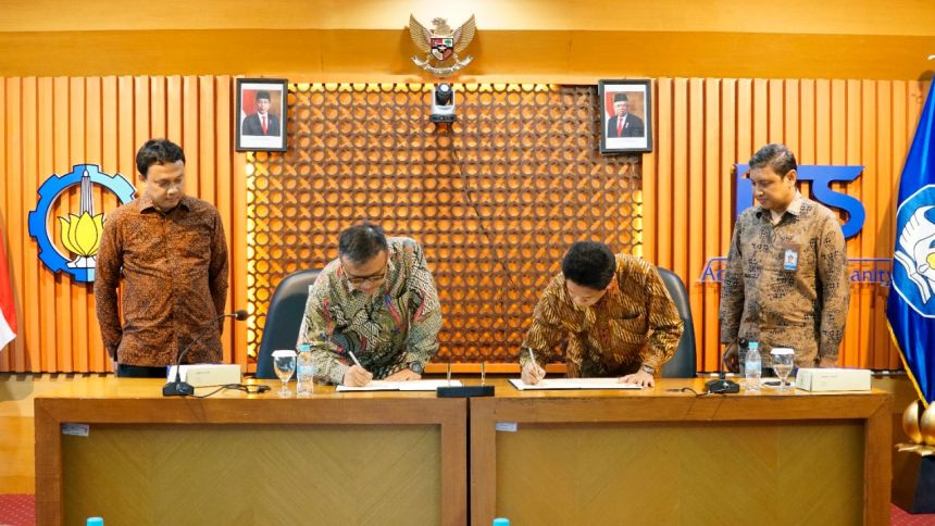 Prosesi penandatanganan kerja sama antara Direktorat Jenderal SDPPI Kemenkominfo RI dan ITS | dok/photo: Humas ITS