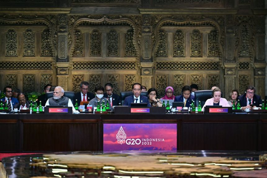 Presiden Joko Widodo dalam sesi kedua KTT G20 yang membahas isu kesehatan di Badung, Bali, Selasa (15/11/2022) | dok/photo: BPMI Setpres