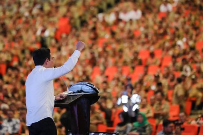 Menteri Desa PDTT Abdul Halim Iskandar saat memberikan arahan kepada para Kepala Desa di Sentul, Bogor, Jawa Barat, Senin (2/3/2020) | dok/photo: Humas Kemendes PDTT