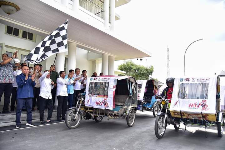 Pelepasan 150 becak motor di halaman Rumah Dinas Gubernur Sumut di Jalan Sudirman No 41 Medan, Rabu (18/1/2023) | Source: Infosumut.id