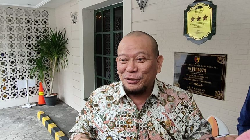 Calon Ketua Umum (Ketum) PSSI, AA La Nyalla Mahmud Mattalitti saat berada di Kota Surabaya, Minggu (22/1/2023) | dok/photo: Dimas AP
