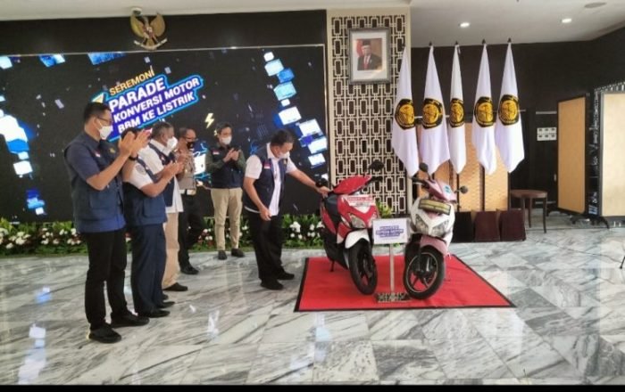 Seremoni Program Konversi Sepeda Motor Penggerak BBM menjadi Motor Listrik di Jakarta, Kamis (17/3/2022) | Source: esdm.go.id