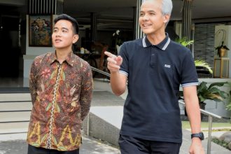 Wali Kota Surakarta, Gibran Rakabuming Raka saat bertemu dengan Gubernur Jateng Ganjar Pranowo | dok/foto: Istimewa