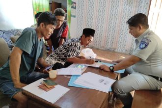 Penyerahan santun bagi korban kecelakaan jalan tol Solo-Semarang | dok/foto: Jasa Raharja