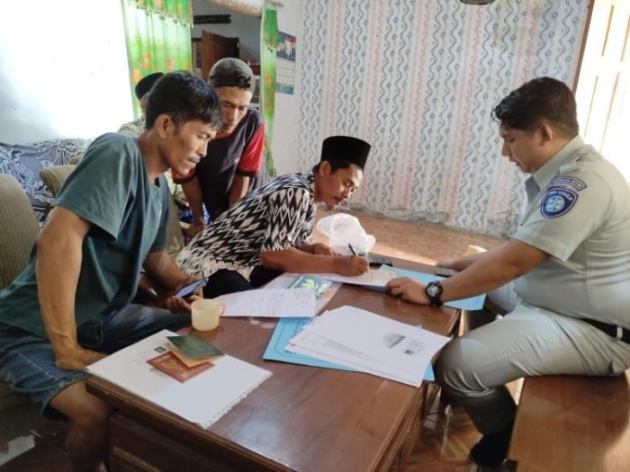 Penyerahan santun bagi korban kecelakaan jalan tol Solo-Semarang | dok/foto: Jasa Raharja