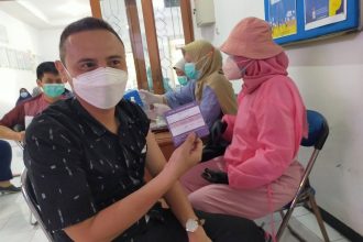 Pelaksanaan vaksinasi Covid-19 dosis ketiga di Kota Surabaya, Jawa Timur | dok/foto: Istimewa