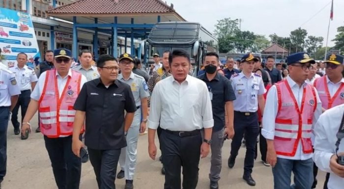 Tinjau pengamanan arus balik Lebaran di Terminal Bus Tanjung Api-Api Palembang, Sumatera Selatan, Sabtu (29/04/2023) | dok/foto: Humas Jasa Raharja