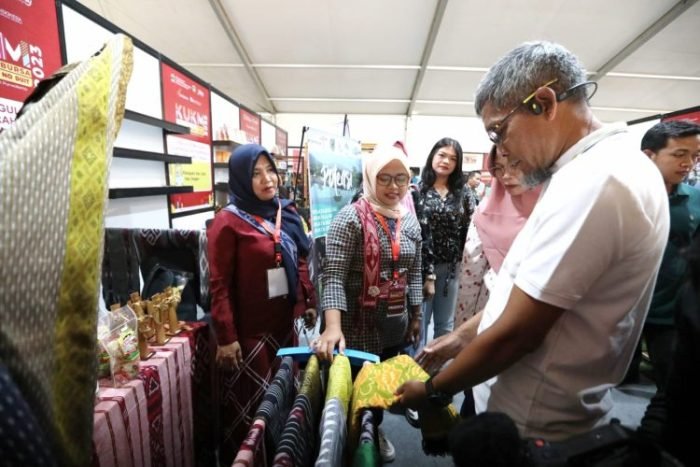 Bursa Koperasi dan UMKM (KUKM) Pemprov Jateng di GOR Satria Purwokerto, Kabupaten Banyumas, Minggu (14/5/2023) | dok/foto: Diskominfo Jateng