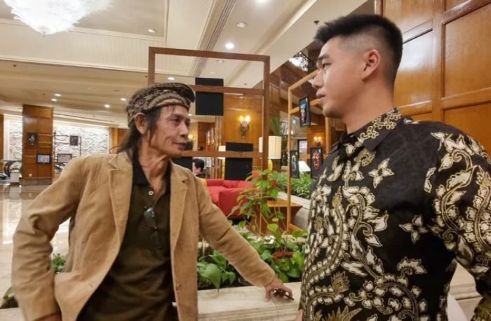 Dari kiri: Hendrik Sanada dan Billy Handiwiyanto | dok/foto: pri/Istimewa