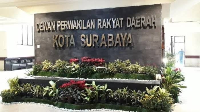 Gedung DPRD Kota Surabaya | dok/foto: Ist