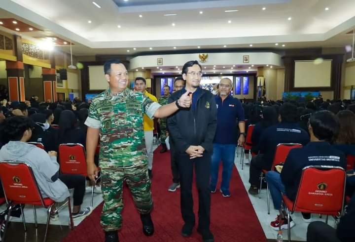 Pangdam V/Brawijaya, Mayjen TNI Farid Makruf saat kegiatan pelepasan seribu mahasiswa peserta MMD di Universitas Brawijaya, Kota Malang, Jumat (30/06/2023) | dok/foto: Pendam V