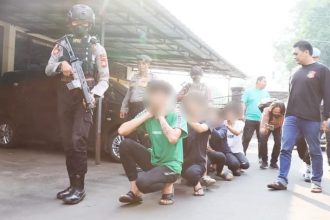 Para pelaku saat diamankan di Mapolres Cimahi, Jawa Barat, Kamis (1/6/2023) | dok/foto: Humas Polres Cimahi
