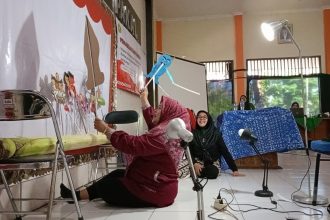 Penguatan kompetensi tenaga pendidik melalui budaya wayang | dok/foto: Tim UPN Veteran Jatim