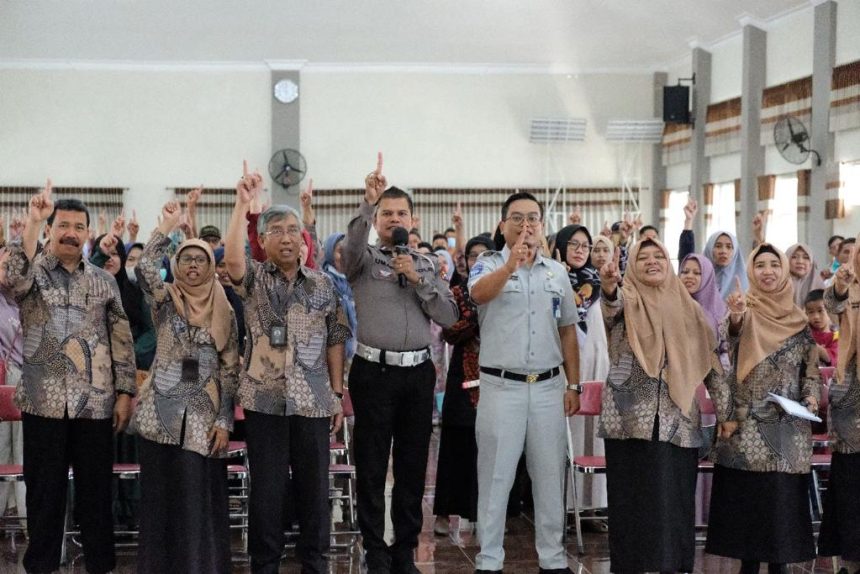 Sosialisasi pencegahan kecelakaan lalu lintas melalui program PPKL di SMAN Bululawang Malang, Jawa Timur, Kamis (22/06/2023) | dok/foto: Humas Jasa Raharja