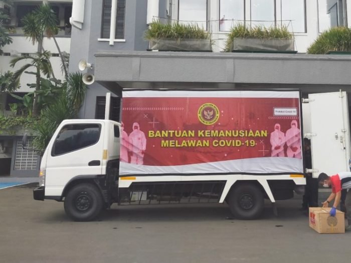 Ilustrasi: Bantuan Kemanusiaan Melawan Covid-19 dari Badan Intelijen Negara (BIN) saat tiba di Balai Kota Surabaya, Selasa 2 Juni 2020 | dok/foto: Bicaraindonesia.id