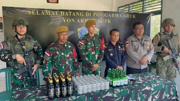 Barang bukti minuman keras (Miras) yang berhasil diamankan Satgas Pamtas RI-Malaysia Yonarmed 16/ TK | dok/foto: Dispenad