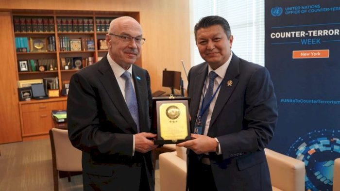 Kepala BNPT RI Komjen Pol Rycko Amelza Dahniel (kanan) saat bertemu Under Secretary General UNOCT, Vladimir Voronkov di kantor UNOCT, New York, Selasa (20/6/2023) | dok/foto: BNPT RI