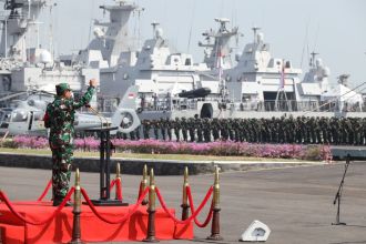 Apel gelar pasukan menjelang puncak Latgab TNI Tahun 2023 di Dermaga Madura Koarmada II Ujung, Surabaya, Kamis, 27 Juli 2023 | Kredit Foto: Dispen Koarmada II