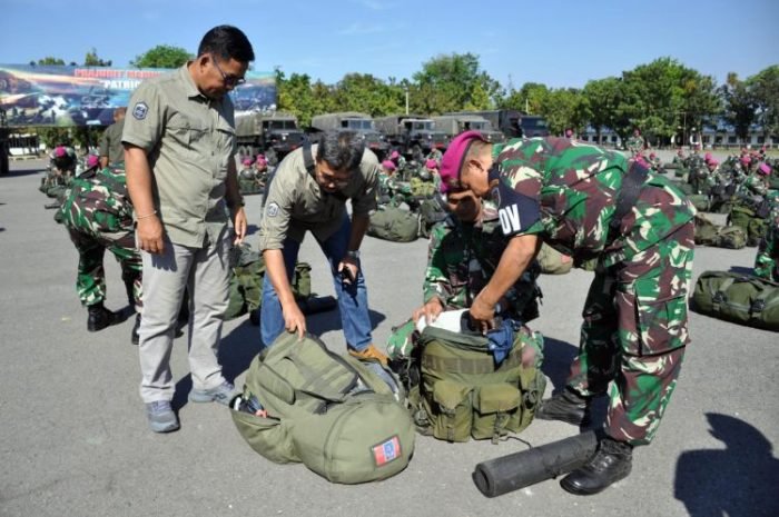 Pemeriksaan terhadap personel yang selesai melaksanakan tugas | Kredit Foto: Dispen Kormar