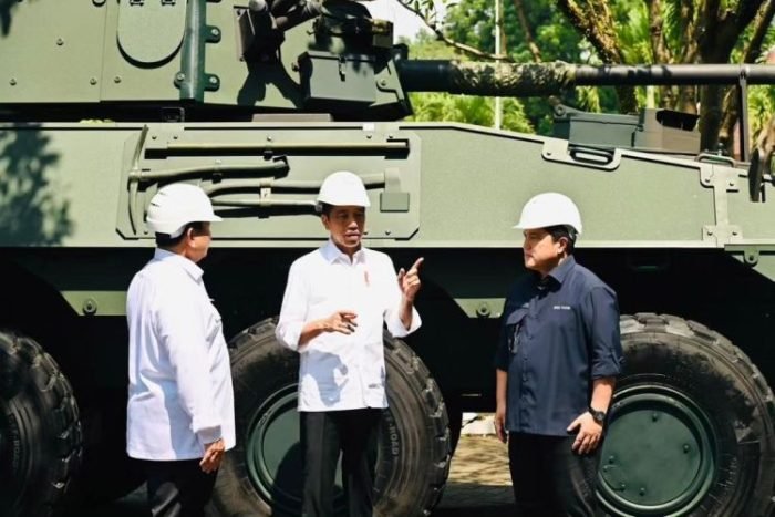 Presiden Joko Widodo saat berkunjung ke Kompleks PT Pindad di Kabupaten Malang, Jawa Timur, Senin 24 Juli 2023 | Source: IG @Jokowi