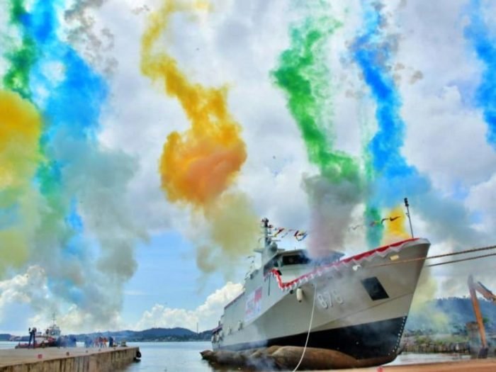 Upacara shipnaming dan launching KRI Tuna-876 di Galangan Kapal PT KAS, Batam, Rabu (05/07/2023) | Kredit foto: Dispenal