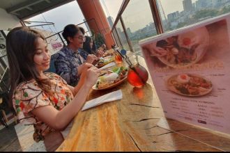 Warung Nasi Tempong di G Suite Hotel Surabaya | Kredit Foto: Ist