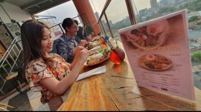 Warung Nasi Tempong di G Suite Hotel Surabaya | Kredit Foto: Ist